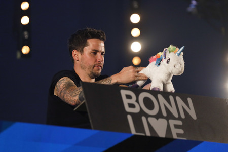 Autokino-Konzert von Le Shuuk in Bonn