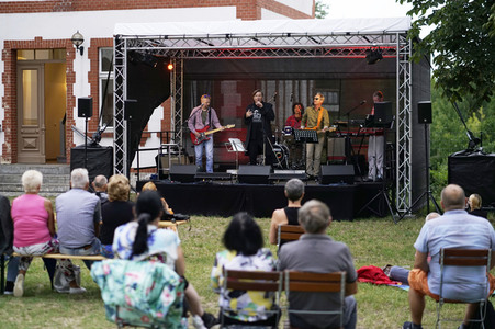 Picknickkonzert mit Ulli und die grauen Zellen in Werder