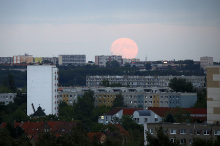 Vollmond über Halle
