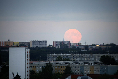 Vollmond über Halle