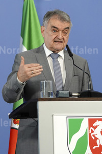 Pressestatement von Herbert Reul in Düsseldorf