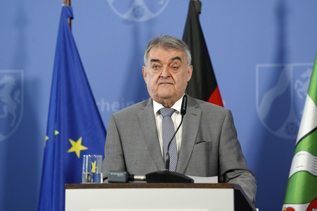 Pressestatement von Herbert Reul in Düsseldorf