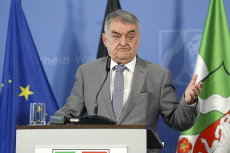 Pressestatement von Herbert Reul in Düsseldorf