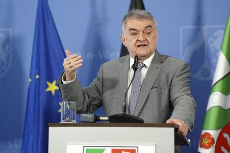 Pressestatement von Herbert Reul in Düsseldorf