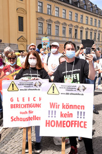 Schausteller-Kundgebung 'Rettet unsere Märkte und Volksfeste' in München