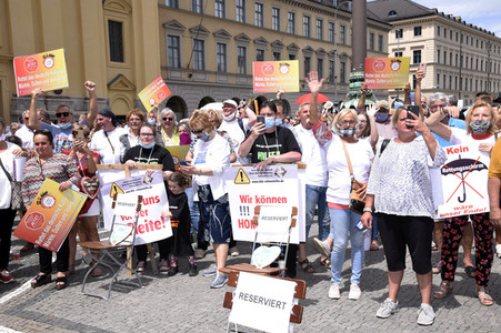 Schausteller-Kundgebung 'Rettet unsere Märkte und Volksfeste' in München