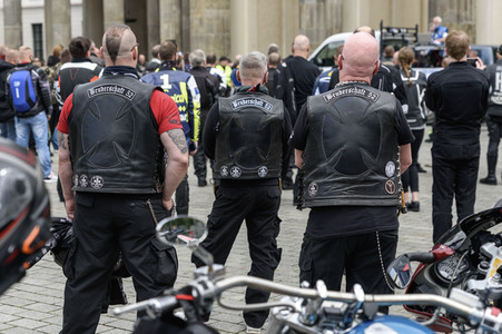 Motorradkorso gegen Fahrverbote an Sonn- und Feiertagen in Berlin