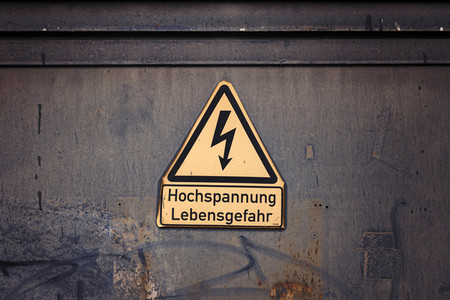Symbolfoto Hochspannung