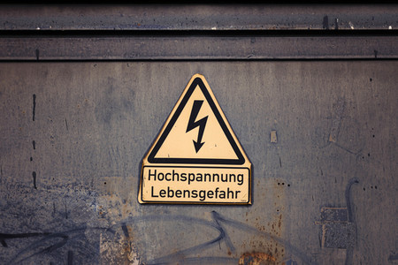 Symbolfoto Hochspannung