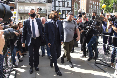 Johnny Depp vor dem High Court in London