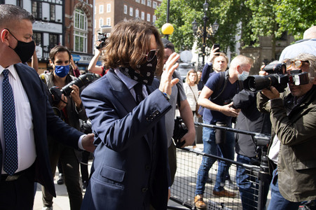 Johnny Depp vor dem High Court in London