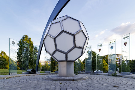 Ball of Fame Denkmal in Köln