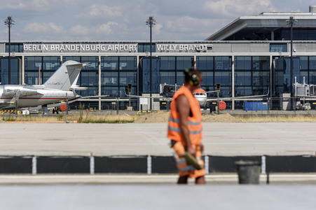 Vorfeld-Baustelle am Flughafen Berlin Brandenburg in Schönefeld