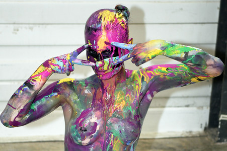 BodyArt Kunstperformance von Jörg Düsterwald mit Aktmodell in Hannover