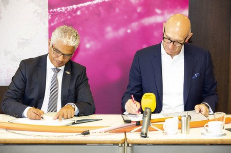 Unterzeichung einer Absichtserklärung der Telekom und der Stadt Bonn