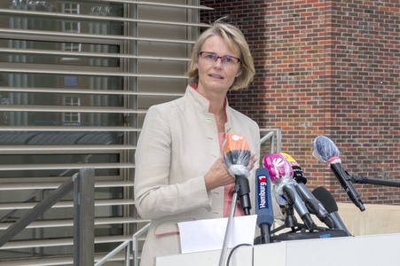 Bundesministerin Anja Karliczek zu Besuch im Universitätsklinikum Hamburg-Eppendorf