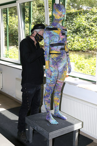 BodyArt Kunstperformance von Jörg Düsterwald mit Aktmodell in Hannover