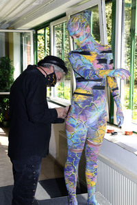 BodyArt Kunstperformance von Jörg Düsterwald mit Aktmodell in Hannover