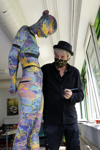 BodyArt Kunstperformance von Jörg Düsterwald mit Aktmodell in Hannover