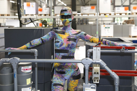 BodyArt Kunstperformance von Jörg Düsterwald mit Aktmodell in Hannover