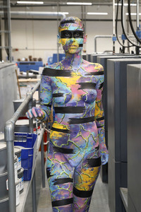 BodyArt Kunstperformance von Jörg Düsterwald mit Aktmodell in Hannover