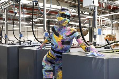 BodyArt Kunstperformance von Jörg Düsterwald mit Aktmodell in Hannover