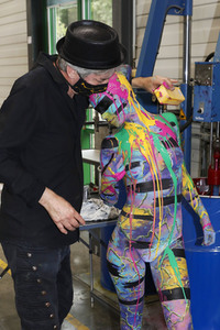 BodyArt Kunstperformance von Jörg Düsterwald mit Aktmodell in Hannover