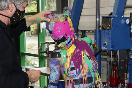 BodyArt Kunstperformance von Jörg Düsterwald mit Aktmodell in Hannover