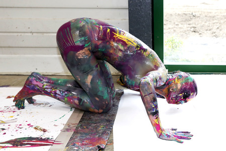 BodyArt Kunstperformance von Jörg Düsterwald mit Aktmodell in Hannover