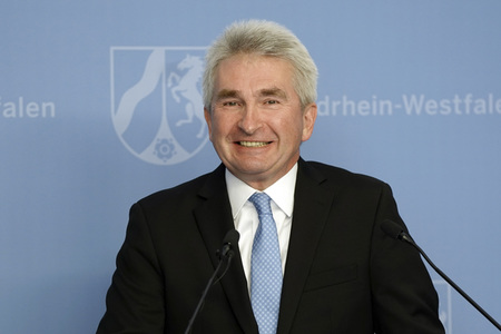 Pressekonferenz mit Andreas Pinkwart in Düsseldorf