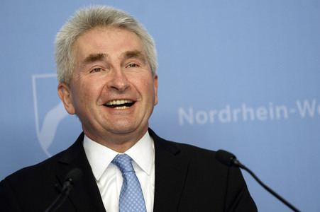 Pressekonferenz mit Andreas Pinkwart in Düsseldorf