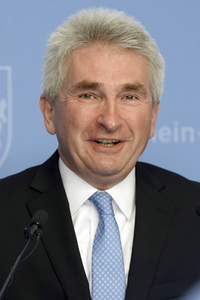 Pressekonferenz mit Andreas Pinkwart in Düsseldorf