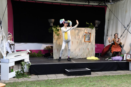 Theateraufführung 'Sängerkrieg der Heidehasen' in Haar