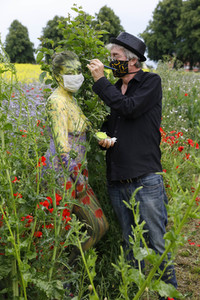 NATURE ART: Blumenwiese / Flower Meadow Bodypainting