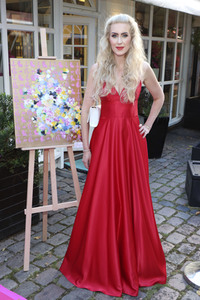 'Golden Things meets Pink Carpet' Pre-Closing Finissage in Hamburg