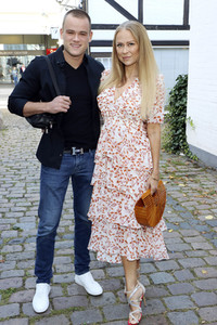 'Golden Things meets Pink Carpet' Pre-Closing Finissage in Hamburg