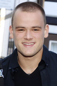 'Golden Things meets Pink Carpet' Pre-Closing Finissage in Hamburg