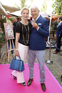 'Golden Things meets Pink Carpet' Pre-Closing Finissage in Hamburg
