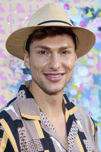 'Golden Things meets Pink Carpet' Pre-Closing Finissage in Hamburg