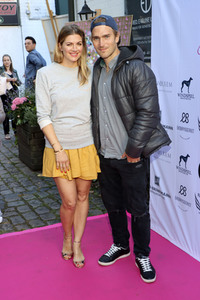 'Golden Things meets Pink Carpet' Pre-Closing Finissage in Hamburg