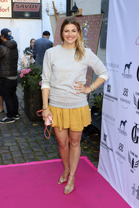 'Golden Things meets Pink Carpet' Pre-Closing Finissage in Hamburg