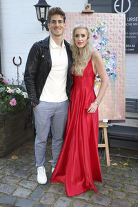 'Golden Things meets Pink Carpet' Pre-Closing Finissage in Hamburg