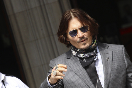 Johnny Depp vor dem High Court in London