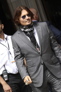 Johnny Depp vor dem High Court in London