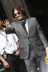 Johnny Depp vor dem High Court in London