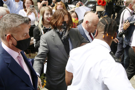 Johnny Depp vor dem High Court in London