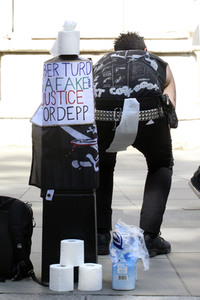 Johnny Depp vor dem High Court in London