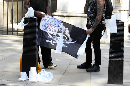Johnny Depp vor dem High Court in London