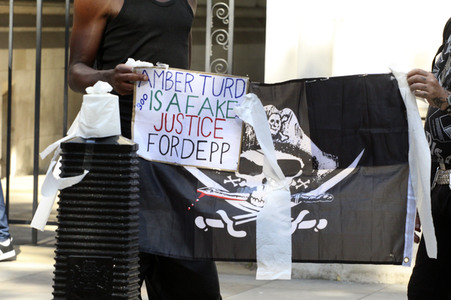 Johnny Depp vor dem High Court in London