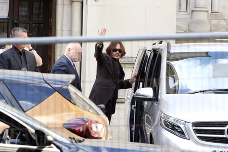 Johnny Depp vor dem High Court in London